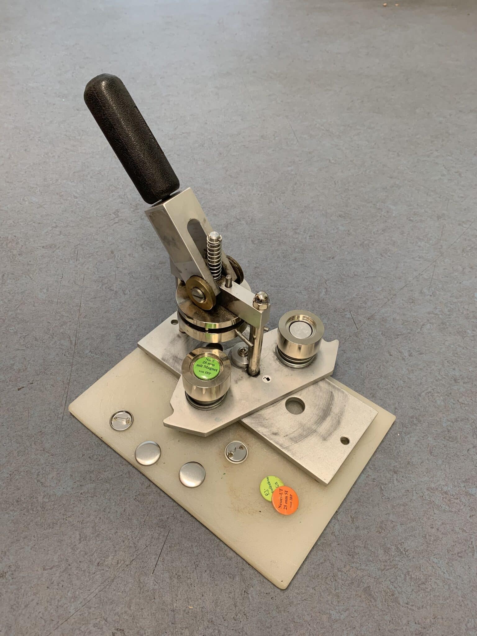 Buttonmaschine klein